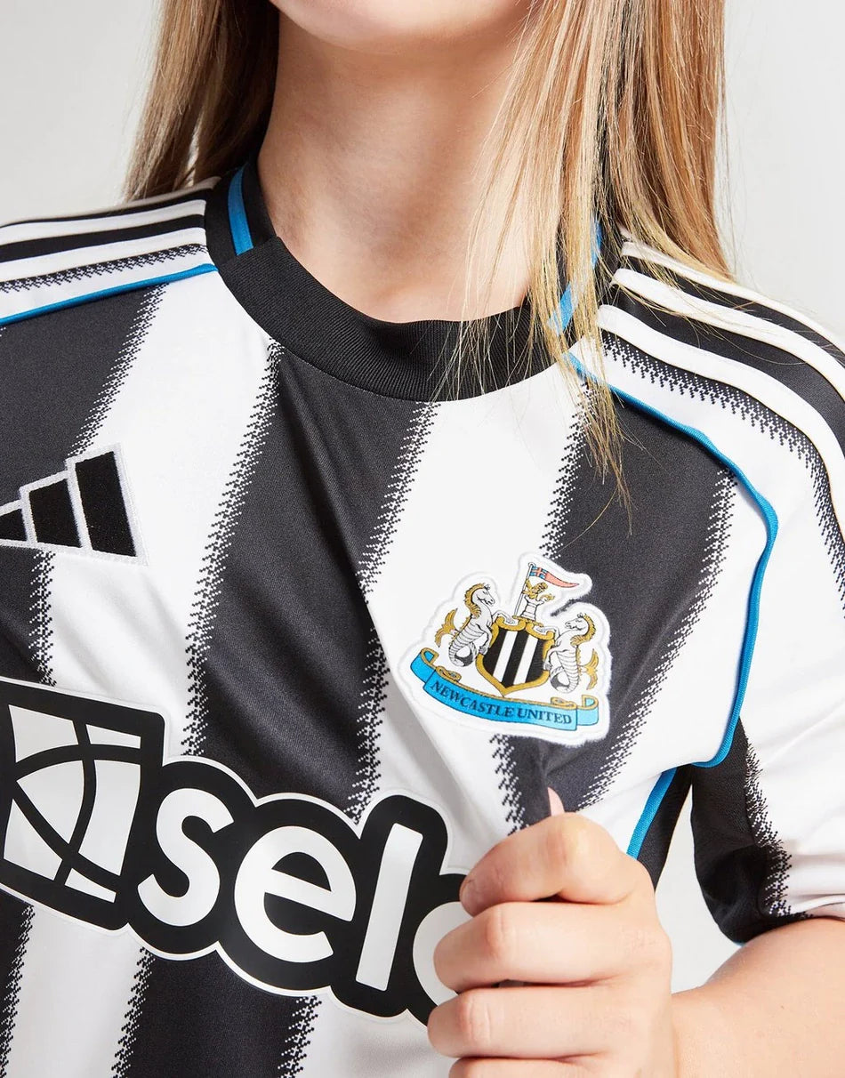 ADIDAS NEWCASTLE UNITED FC 2025/26 HOME SHIRT JUNIOR